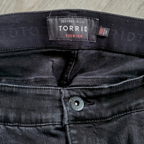 Torrid Bombshell Skinny Premium Denim - US 18R - Picture 4 of 8